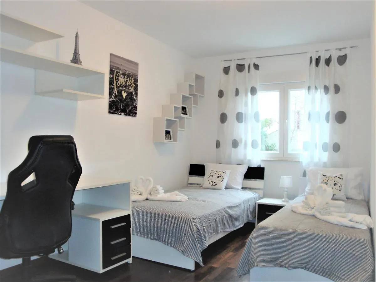 Apartment Viktoria - Trogir
